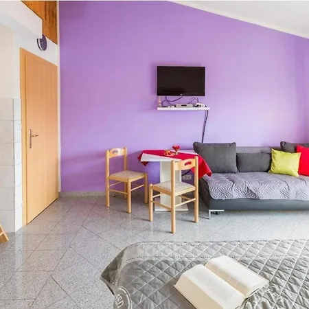 Apartament Fuer 3 Personen Ca 30 Qm In Pula, Istrien Istrische Riviera *